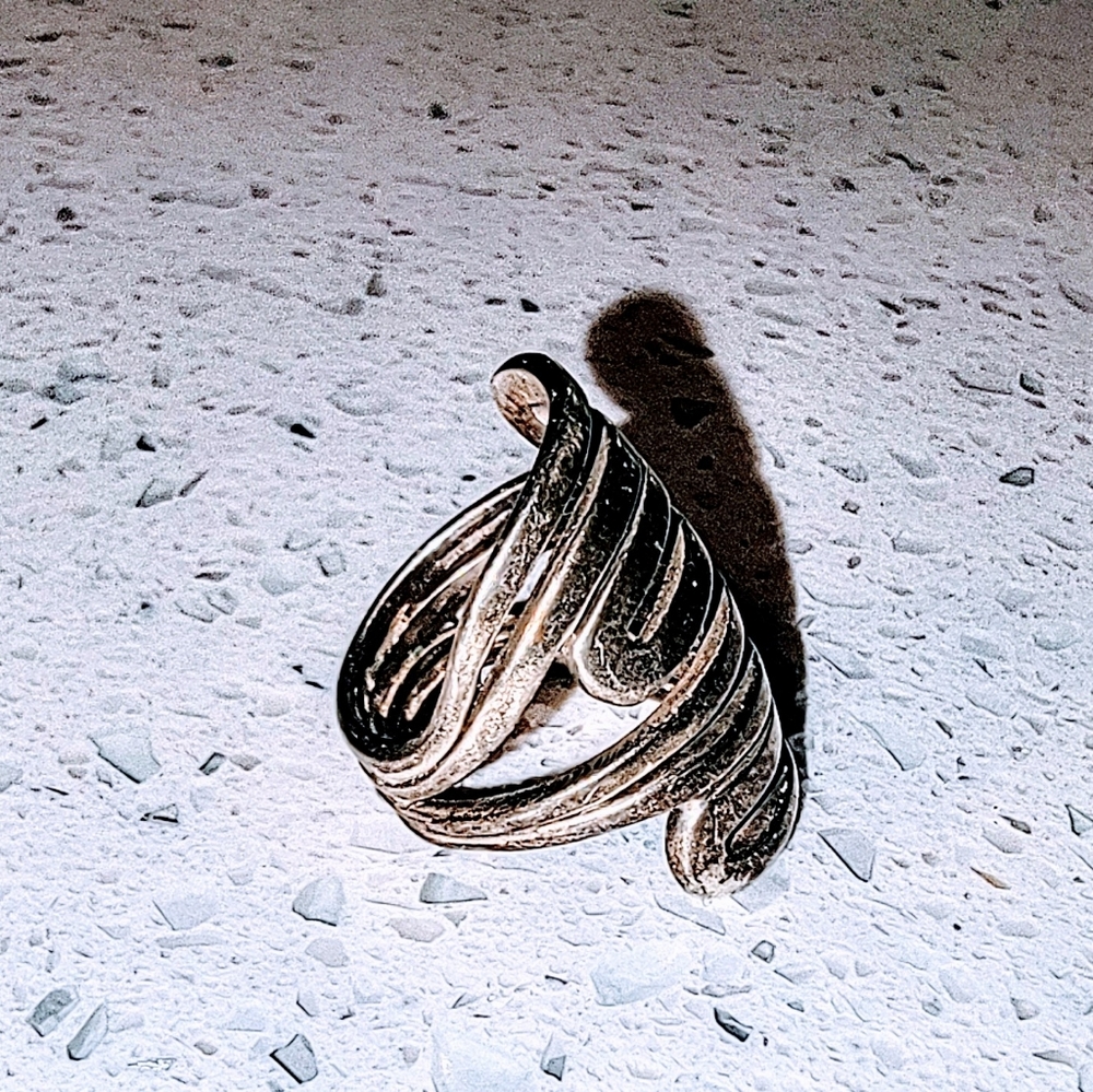Silver Handcrafted Ring - image 3